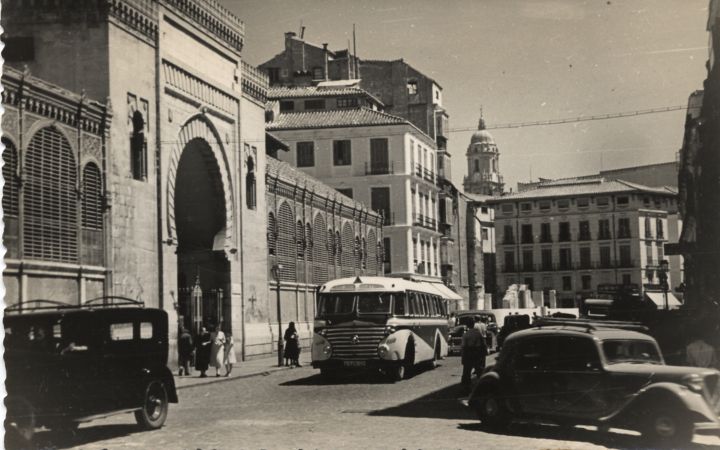 Fachada del mercado central y puerta en s.XX