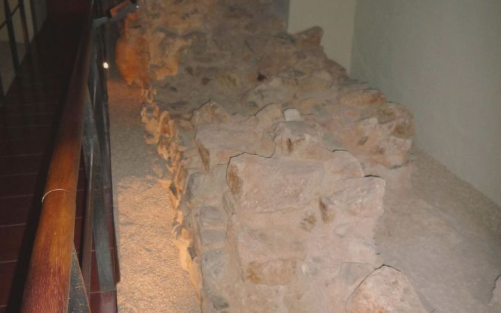 Tramo murario de principios del siglo VI a.C
