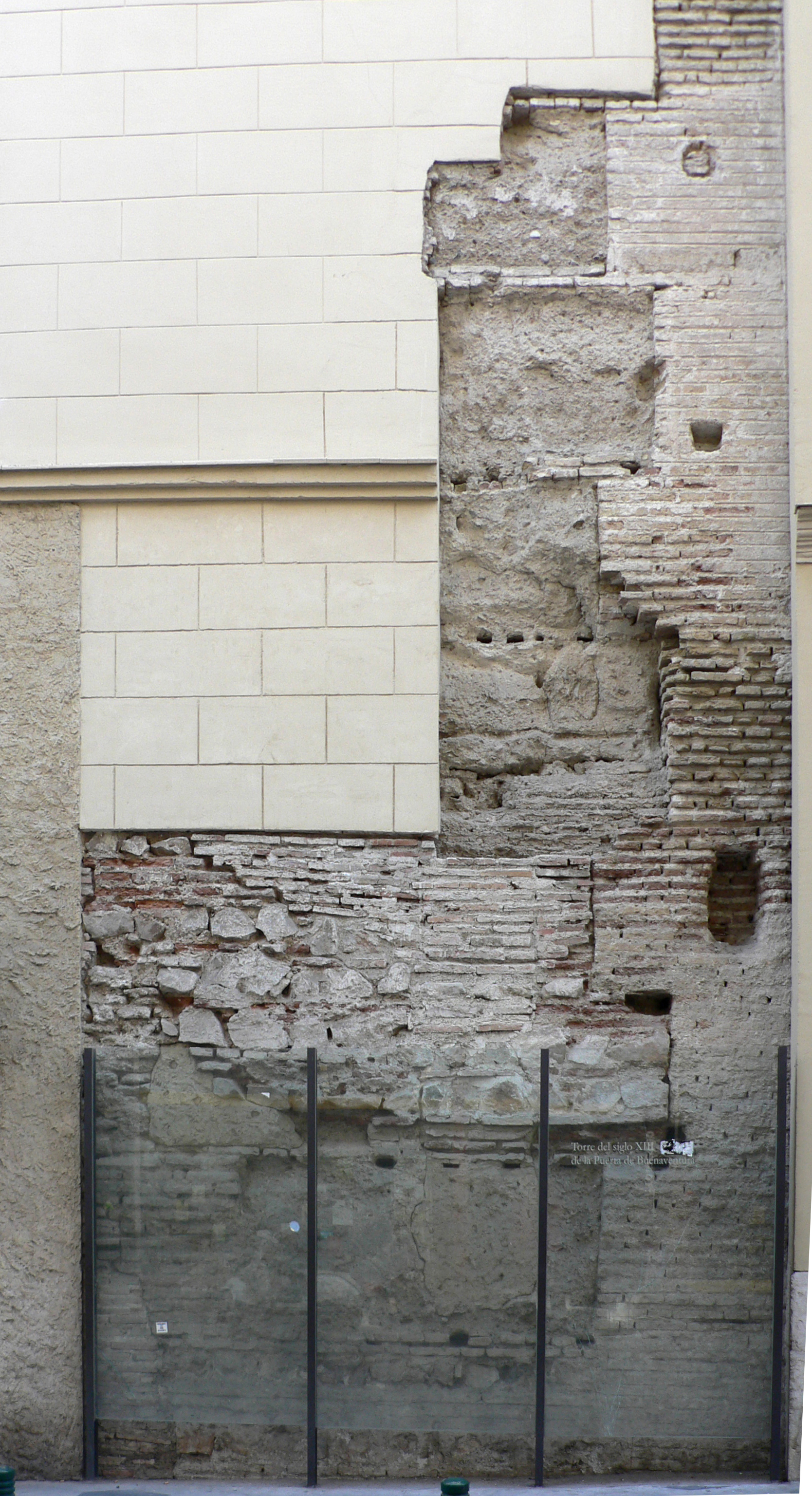 Alzado de torre en la actual fachada de Librería Proteo